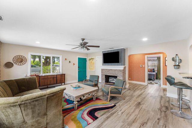 318 W Mango Street W, Lantana, FL 33462