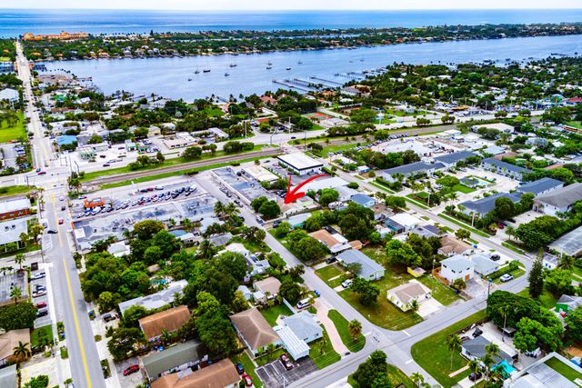 318 W Mango Street W, Lantana, FL 33462