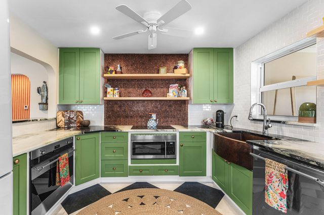 318 W Mango Street W, Lantana, FL 33462