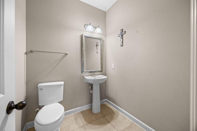 17215 Pine Hollow Landing Court, Houston, TX 77084