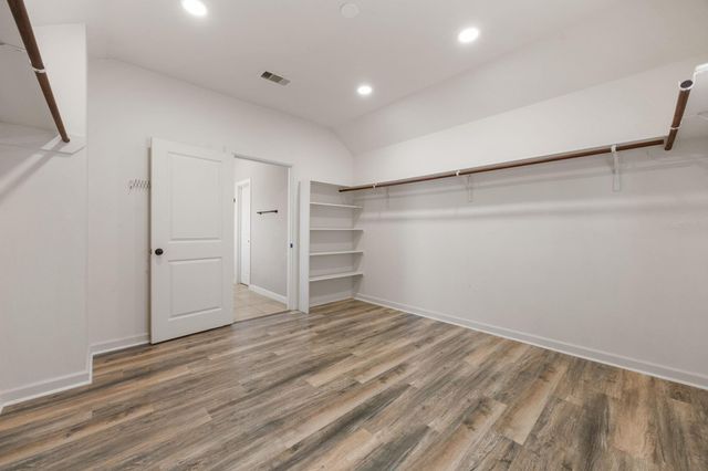 17215 Pine Hollow Landing Court, Houston, TX 77084