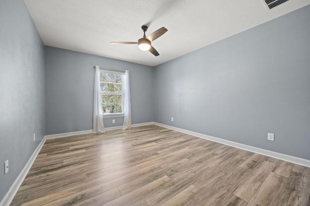 17215 Pine Hollow Landing Court, Houston, TX 77084