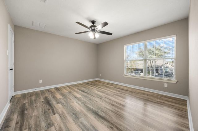 17215 Pine Hollow Landing Court, Houston, TX 77084