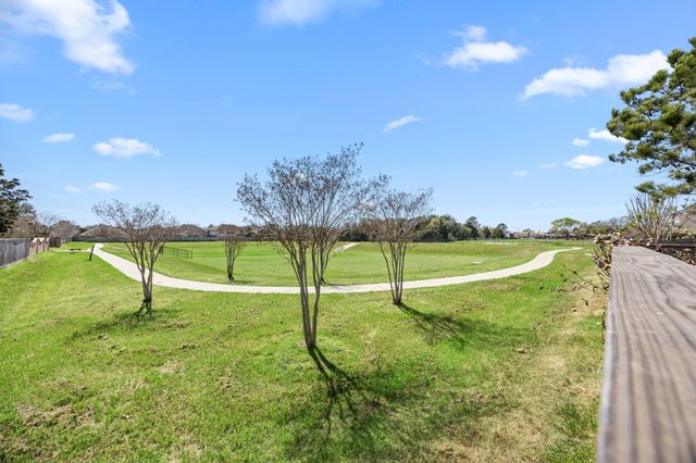 17215 Pine Hollow Landing Court, Houston, TX 77084