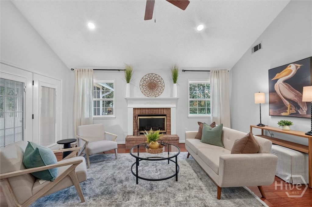 Image 10 of property listing at 742 Sterling Road, Richmond Hill, GA 31324