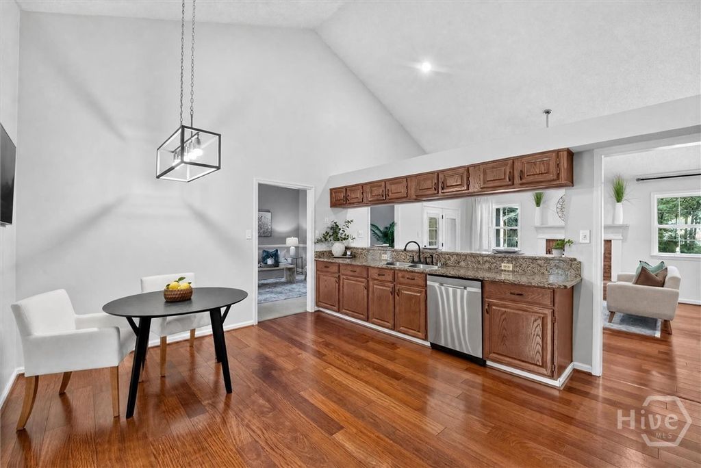 Image 12 of property listing at 742 Sterling Road, Richmond Hill, GA 31324