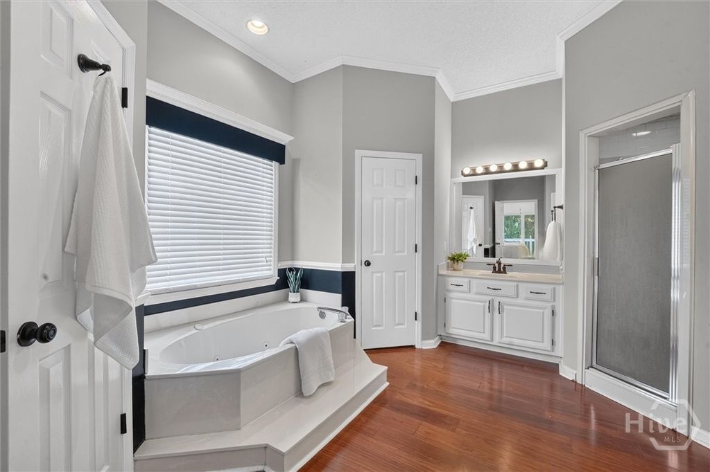 Image 16 of property listing at 742 Sterling Road, Richmond Hill, GA 31324