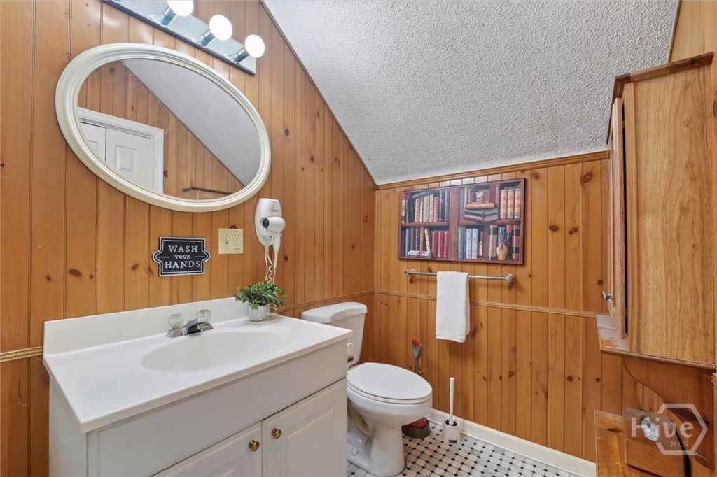 Image 31 of property listing at 742 Sterling Road, Richmond Hill, GA 31324