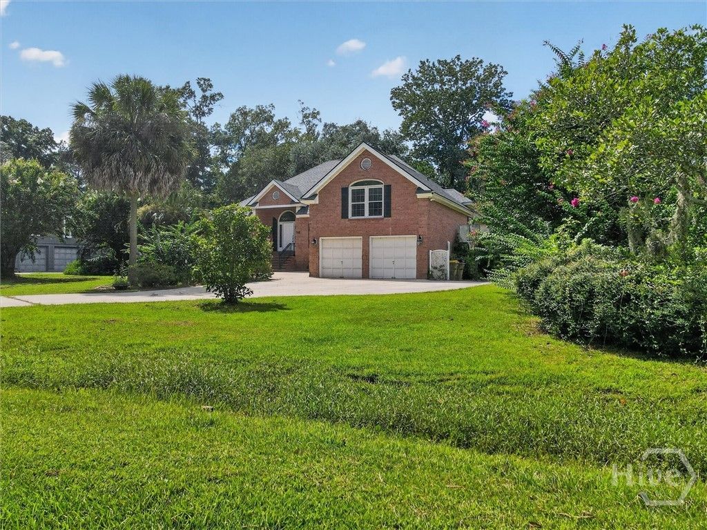 Image 43 of property listing at 742 Sterling Road, Richmond Hill, GA 31324