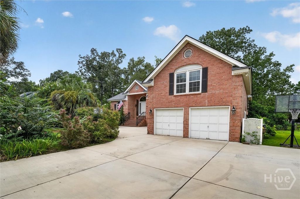 Image 55 of property listing at 742 Sterling Road, Richmond Hill, GA 31324