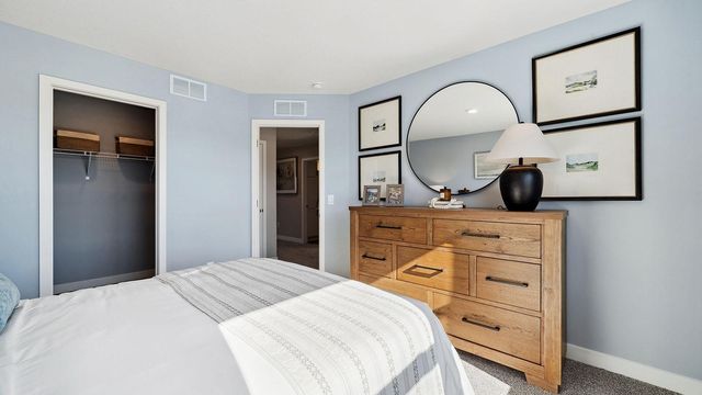 1979 Shady View Court, Shakopee, MN 55379