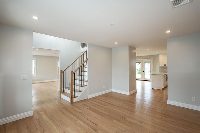 482 S 5th Street, Lindenhurst, NY 11757