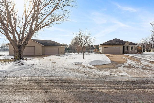 N10733 Timber Wolf LANE, Trempealeau, WI 54661