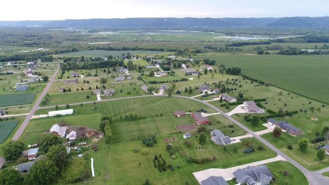 N10733 Timber Wolf LANE, Trempealeau, WI 54661