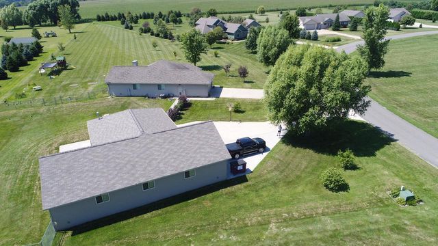 N10733 Timber Wolf LANE, Trempealeau, WI 54661