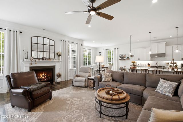 23 Whistling Straits Drive, Monroe, NJ 08831