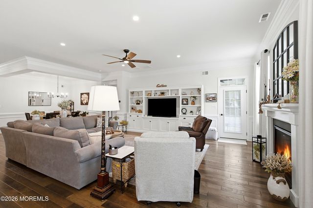 23 Whistling Straits Drive, Monroe, NJ 08831