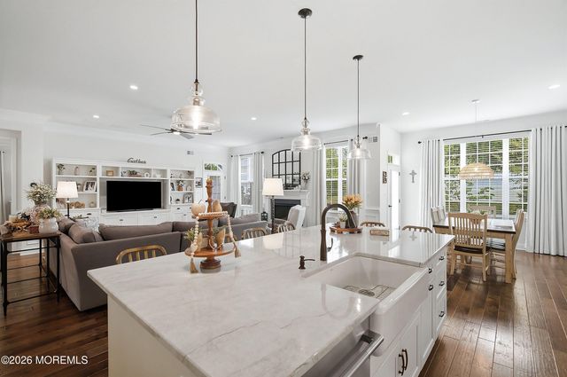 23 Whistling Straits Drive, Monroe, NJ 08831