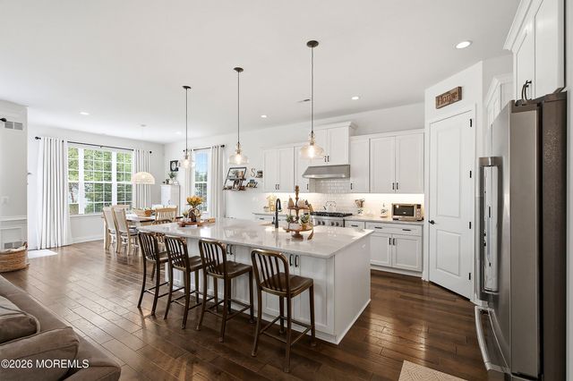 23 Whistling Straits Drive, Monroe, NJ 08831