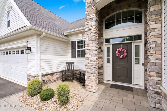23 Whistling Straits Drive, Monroe, NJ 08831