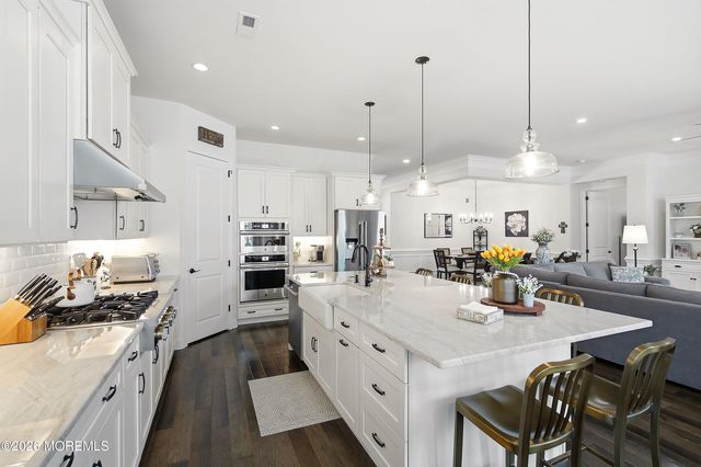 23 Whistling Straits Drive, Monroe, NJ 08831