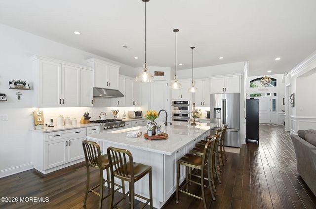 23 Whistling Straits Drive, Monroe, NJ 08831