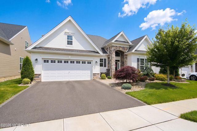 23 Whistling Straits Drive, Monroe, NJ 08831