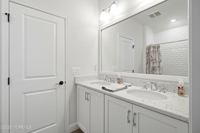 23 Whistling Straits Drive, Monroe, NJ 08831