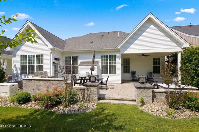 23 Whistling Straits Drive, Monroe, NJ 08831