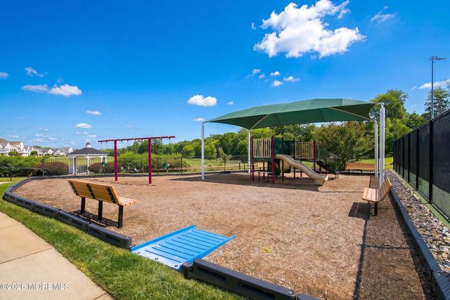 23 Whistling Straits Drive, Monroe, NJ 08831