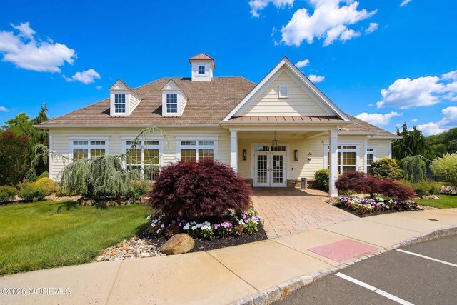 23 Whistling Straits Drive, Monroe, NJ 08831