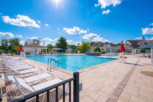 23 Whistling Straits Drive, Monroe, NJ 08831