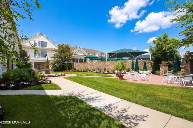23 Whistling Straits Drive, Monroe, NJ 08831