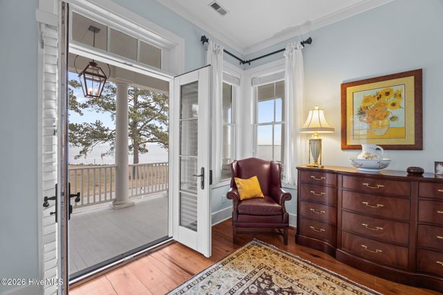 203 Vandemere Street, Oriental, NC 28571