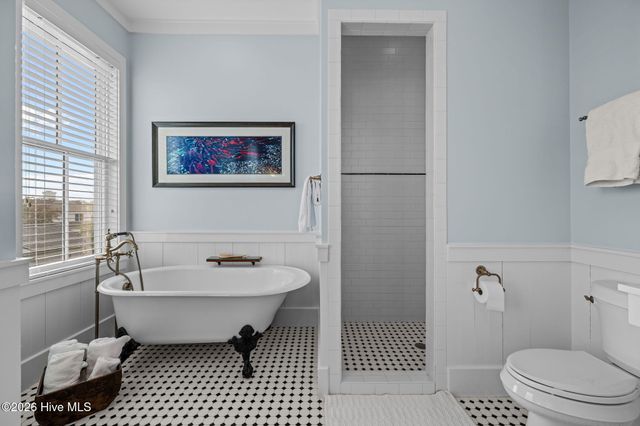 203 Vandemere Street, Oriental, NC 28571