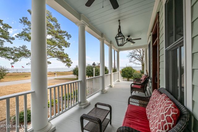 203 Vandemere Street, Oriental, NC 28571