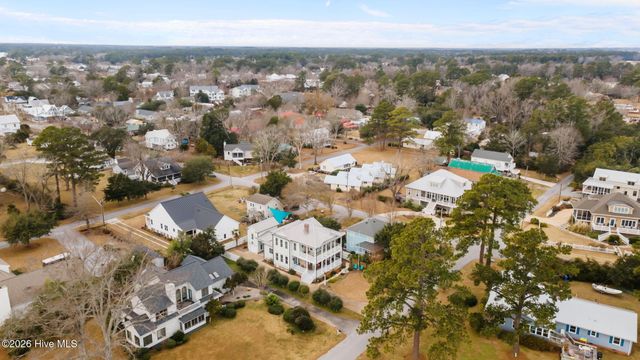 203 Vandemere Street, Oriental, NC 28571