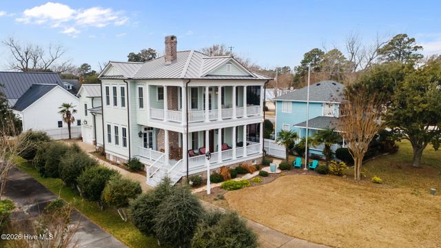 203 Vandemere Street, Oriental, NC 28571