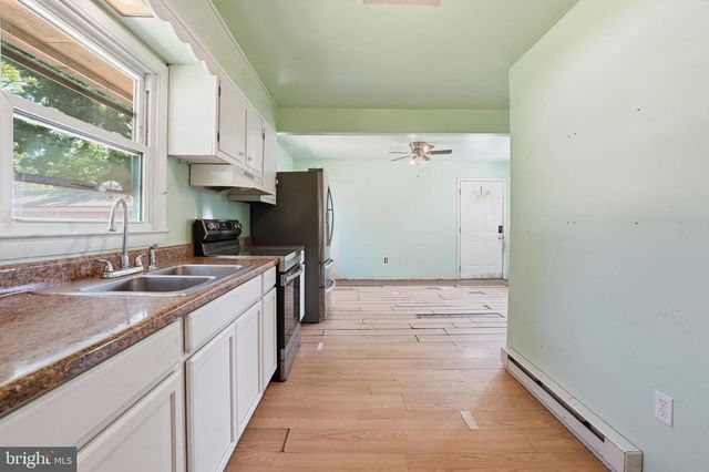 3 LOWBER ST, Frederica, DE 19946
