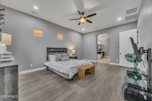 4254 E VALENCIA Drive, Phoenix, AZ 85042