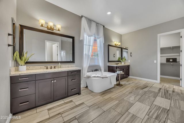 4254 E VALENCIA Drive, Phoenix, AZ 85042