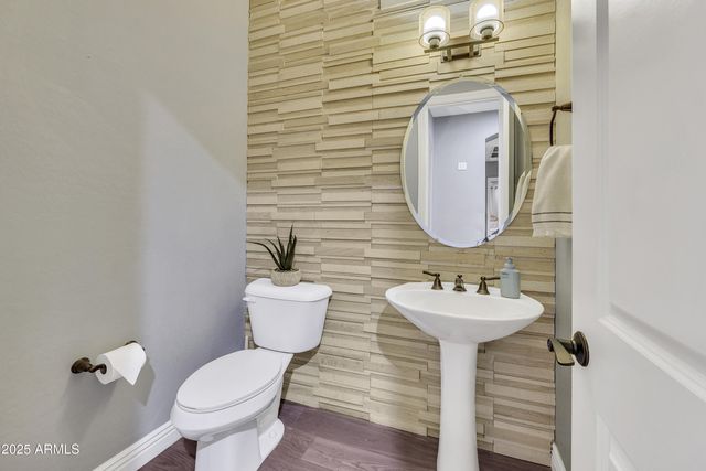 4254 E VALENCIA Drive, Phoenix, AZ 85042