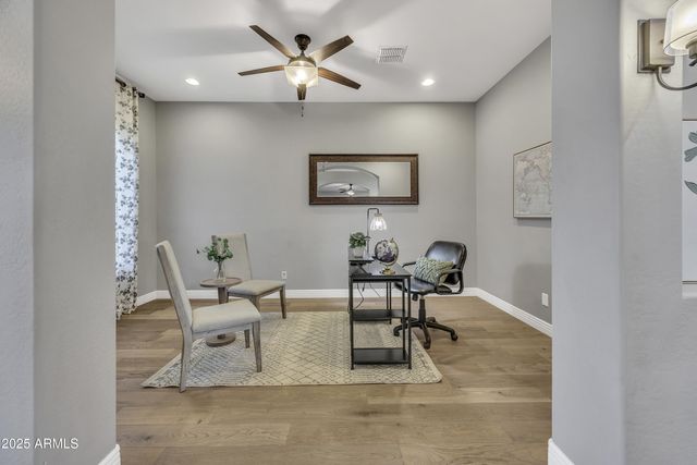 4254 E VALENCIA Drive, Phoenix, AZ 85042