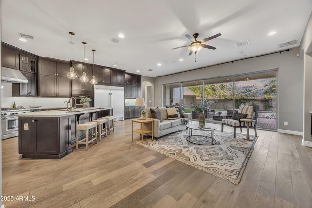 4254 E VALENCIA Drive, Phoenix, AZ 85042