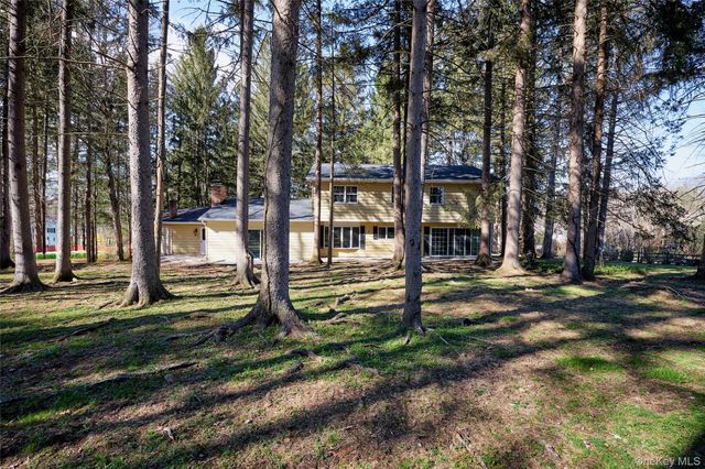 5 Genung Court, Hopewell Junction, NY 12533