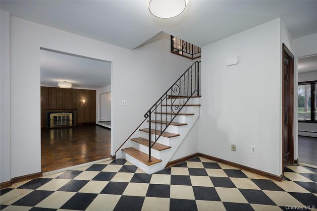 5 Genung Court, Hopewell Junction, NY 12533