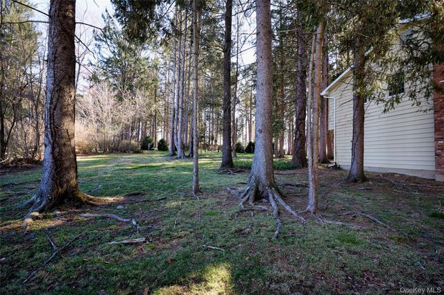 5 Genung Court, Hopewell Junction, NY 12533