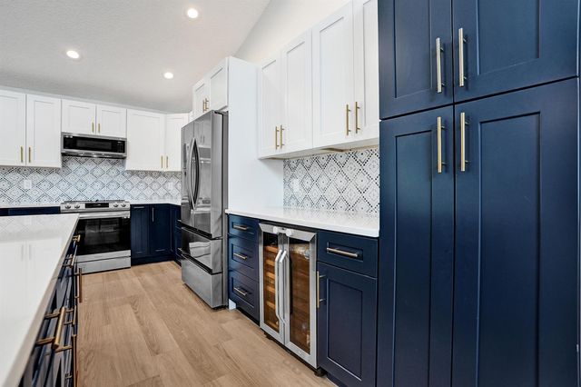 1711 W Oak Knoll Circle, Davie, FL 33324