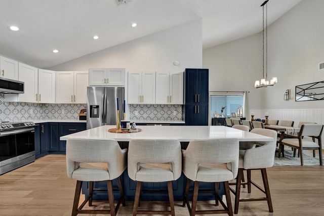 1711 W Oak Knoll Circle, Davie, FL 33324