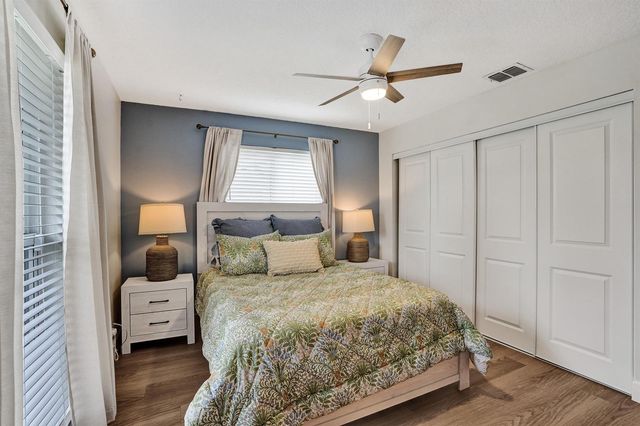 1711 W Oak Knoll Circle, Davie, FL 33324
